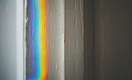 Wall with rainbow colors 2516100