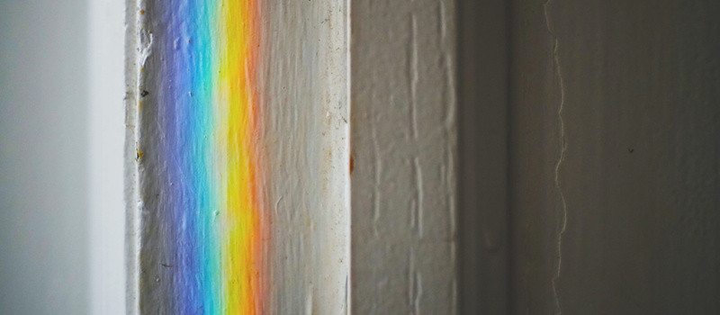 Wall with rainbow colors 2516100